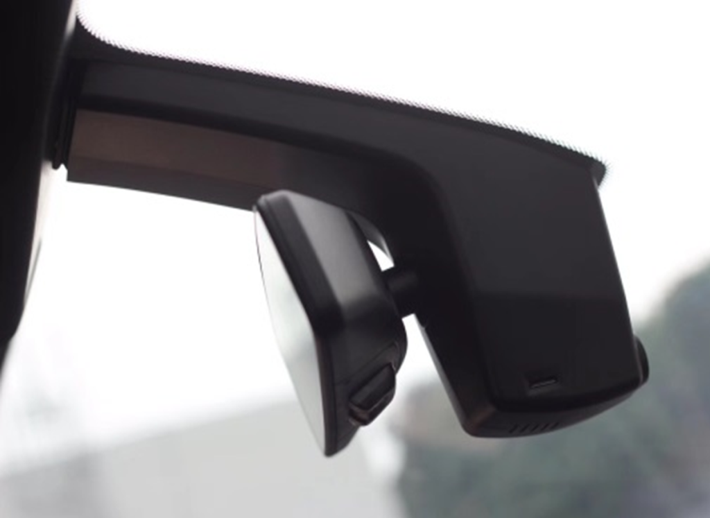 redpower_dvr-bmw12_in_car.jpg