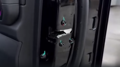 Автомобильный доводчик дверей для Jetour T2 / Авиационный алюминий / Производство Россия