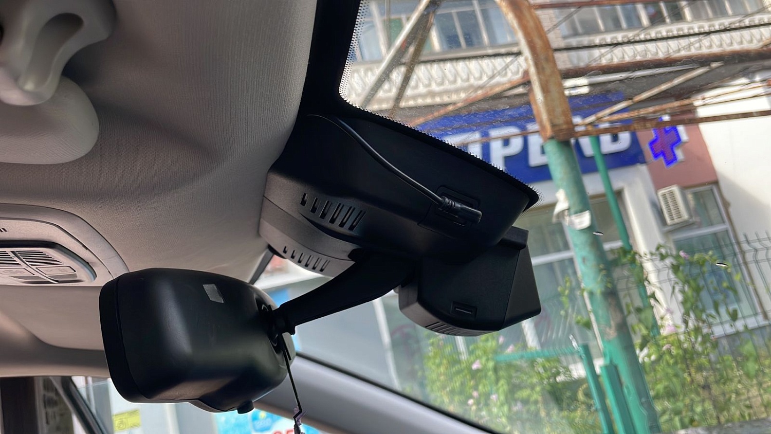 Двухканальный видеорегистратор для Haval F7 2018-2023 (USB со стороны пассажира) RedPower DVR-HV-G Dual 