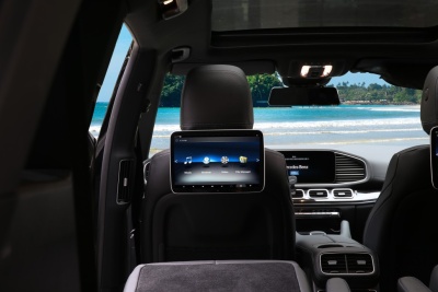 Комплект из 2-х мониторов для задних пассажиров в Mercedes-Benz С/E/S/GLS/Vito/V260/G где предусмотрен держатель по заводу RDL-1168 Benz