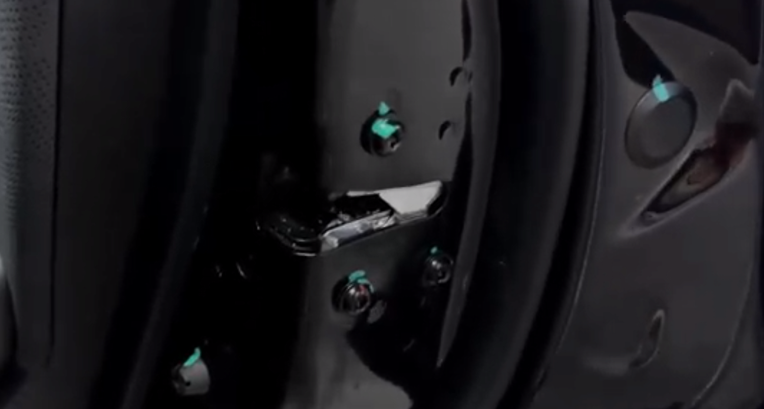 Автомобильный доводчик дверей для Jetour T2 / Авиационный алюминий / Производство Россия