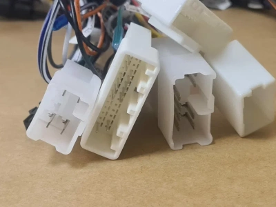 Магнитола для Toyota Tundra XK50 2007-2013, Sequoia XK60 2007-2022 - Carmedia ZF-1818-Q6 вертикальный экран в стиле "Тесла" на Android 11, 8Гб+128Гб, CarPlay, 4G SIM-слот