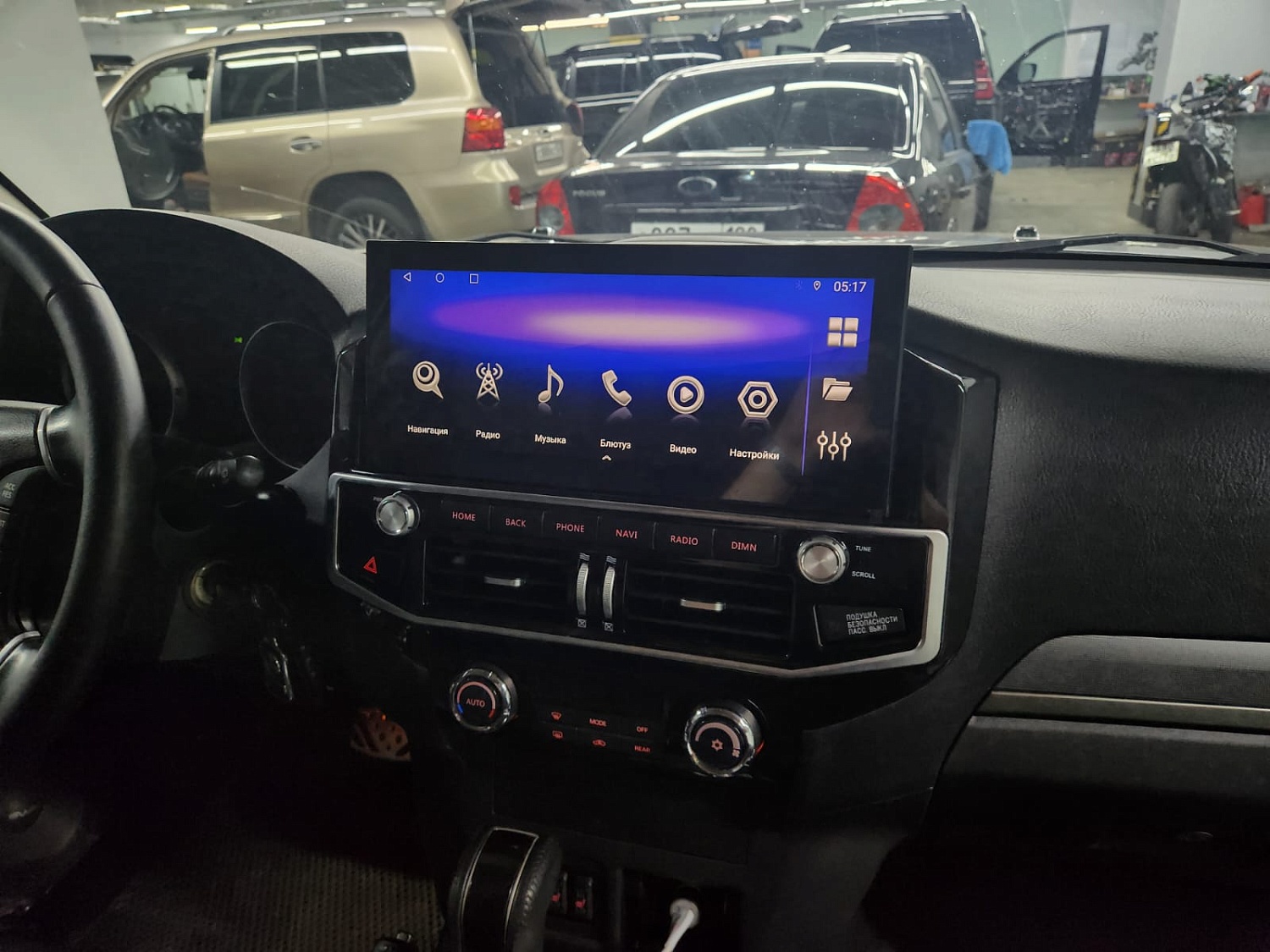 Магнитола Mitsubishi Pajero 4 2006-2023 - Carmedia ZH-M1207 монитор 12.3" (в стиле "Лексус") Android 14, 8Гб+128Гб, CarPlay, SIM-слот