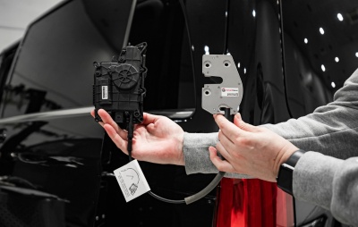 Автомобильный доводчик пластинного типа для Mercedes Benz V класс / Vito / Авиационный алюминий / Сделано в России